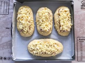 撒上马苏里拉芝士