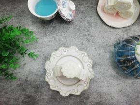 这样山药枣泥馅月饼就做好了