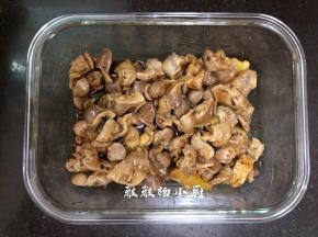 搅拌均匀腌制一会