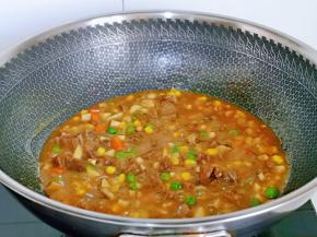 大火收汁，无需将汤汁收干，有一点汤汁才好吃。