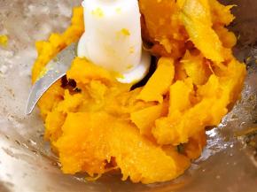 去皮后放入料理机里