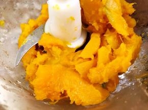 去皮后放入料理机里
