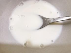 糯米粉加入清水调开