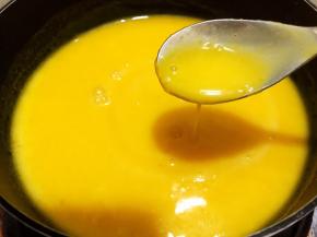 搅拌均匀再次煮开后关火