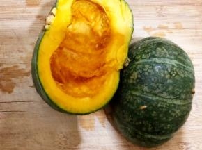 金丝南瓜洗净去籽去瓤
