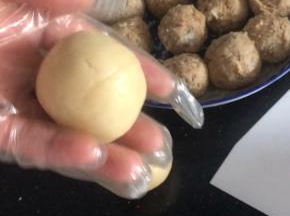 收口要严实，再搓成圆球