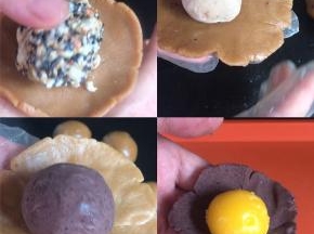捏成薄饼皮，放入各种馅