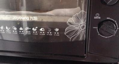 全部做好好，放入烤箱中层180度烤8分钟