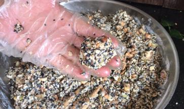 捏成适合的丸子