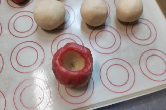 然后把接口处掏一个洞。