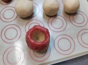 然后把接口处掏一个洞。