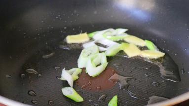 葱姜爆香