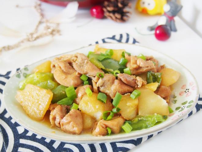 土豆焖鸡块