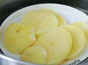 放入蒸锅蒸15分钟左右