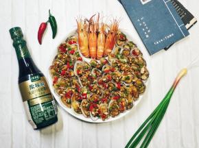 蒸好后淋上热油即可