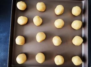将饼皮平均分成16份