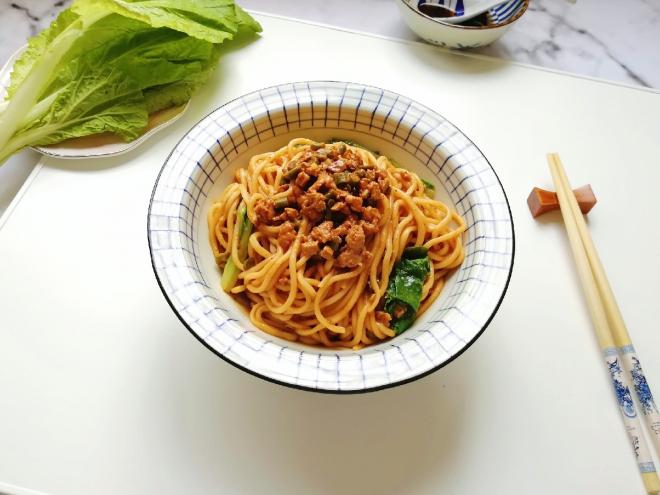 豇豆鸡肉酱拌面