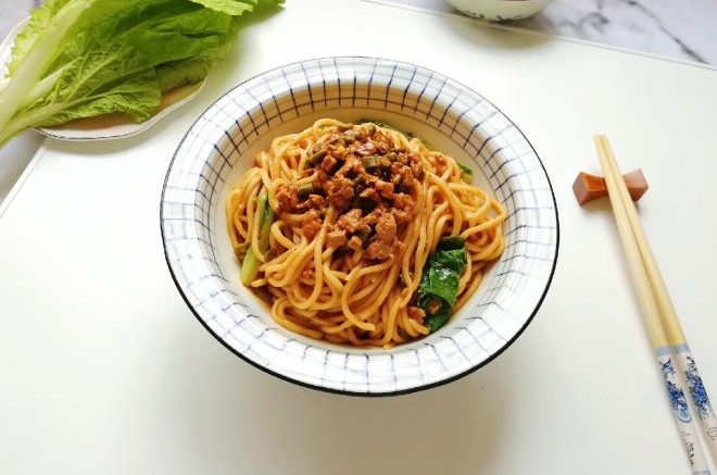 豇豆鸡肉酱拌面