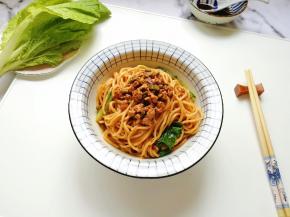 美味的面条做好了。