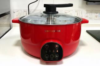 水沸腾后继续蒸煮15分钟至熟，表面凝固即可。