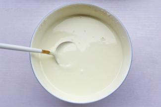 加入调好的汁液拌匀。