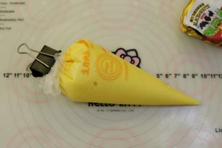 袋口扎紧，放入冰箱冷藏1小时。