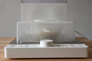 包上保鲜膜放入蒸锅蒸25分钟；