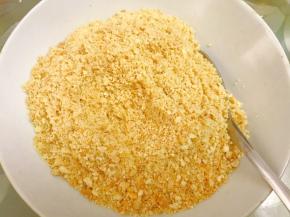 消化饼干打成碎末