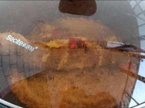 盖上锅盖，小火慢炖15分钟