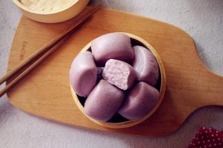 冷水上锅蒸，大火转中小火蒸8分钟左右，视馒头坯大小而定