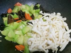 加白玉菇。