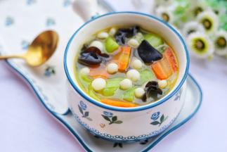 无敌好喝的丝瓜木耳菌菇汤就做好啦。