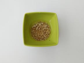 藜麦用清水冲洗一下，其实是免洗的，我还是清洗了一下。