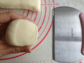 切面没有大气泡，这样蒸出来的包子才光滑