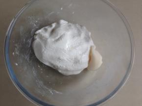 揉成粉团后加入猪油