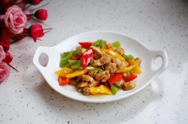 彩椒炒鸡丁
