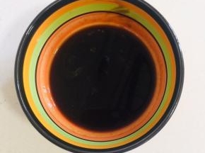 一勺盐，一勺鸡精，少许白糖，两勺生抽，一勺蚝油，两勺醋搅拌均匀调成料汁儿！