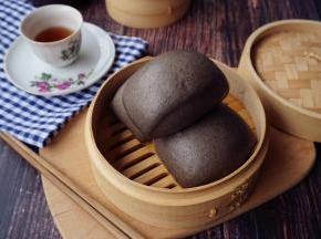 冷水上锅蒸，大火转中小火蒸15分钟，关火后继续焖3-5分钟再开盖