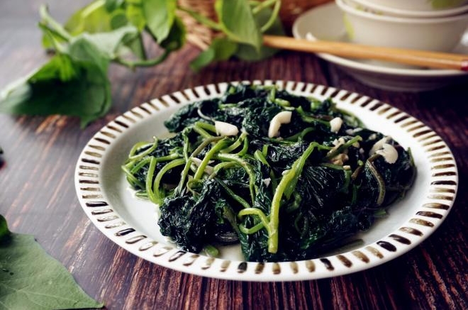 蒜蓉炒薯藤
