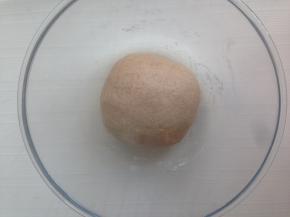 揉成光滑的面团