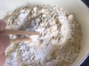 两种面粉混合均匀