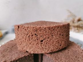 等到蛋糕温热后就可以脱模了。一样也不会缩腰哦