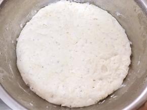 发酵好的酵头表面布满了气泡