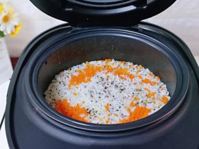 铛铛铛～脱糖胡萝卜藜麦饭好啦。