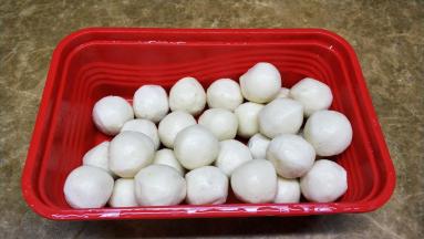 鱼丸洗干净备用