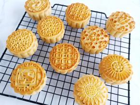 继续放入烤箱200度上下火烤10分钟，注意上色满意后即可出炉