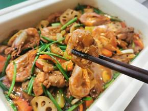 麻辣鲜香，  出锅之前根据个人口味加入小葱，白芝麻