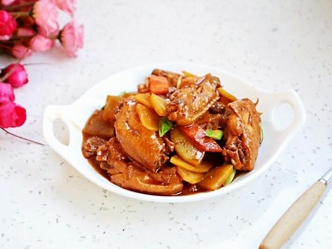 香喷喷的土豆烧鸡翅