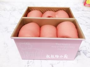 发至8分满，胖胖乎乎的，接着预热烤箱上下火190度10分钟