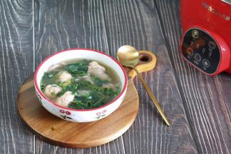 虾滑菠菜汤成品图